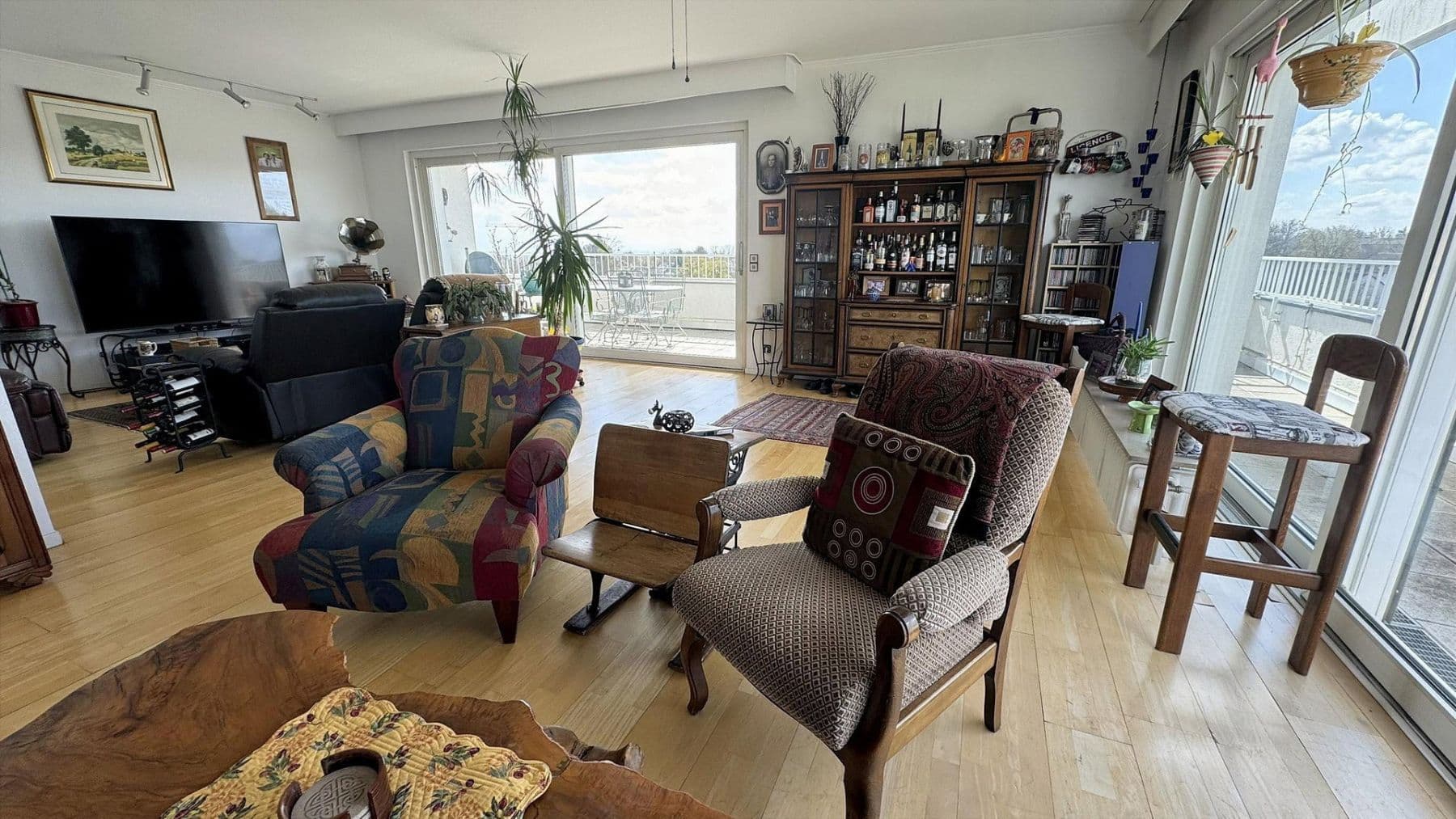 Pronájem bytu 5+1 234 m², Bierstädter Höhe 68, Wiesbaden, Hessen Pronájem bytu 5+1 234 m², Bierstädter Höhe 68, Wiesbaden, Hessen