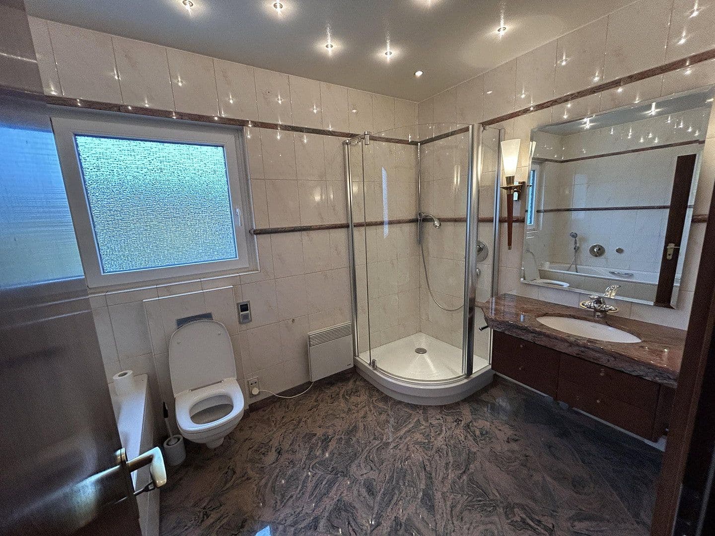 Pronájem bytu 3+1 136 m², Otto-Brenner-Straße 144, Bielefeld, Severní Porýní-Vestfálsko Pronájem bytu 3+1 136 m², Otto-Brenner-Straße 144, Bielefeld, Severní Porýní-Vestfálsko