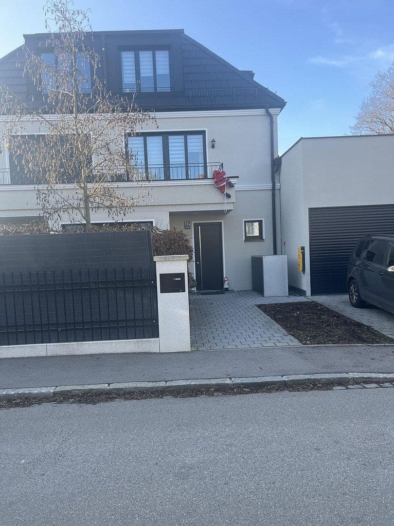 Prodej domu 165 m², pozemek 175 m², München, Bavorsko Prodej domu 165 m², pozemek 175 m², München, Bavorsko