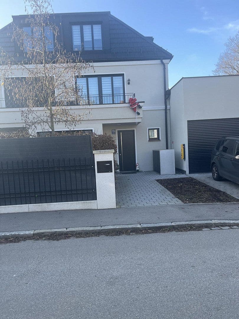 Prodej domu 165 m², pozemek 175 m², München, Bavorsko Prodej domu 165 m², pozemek 175 m², München, Bavorsko