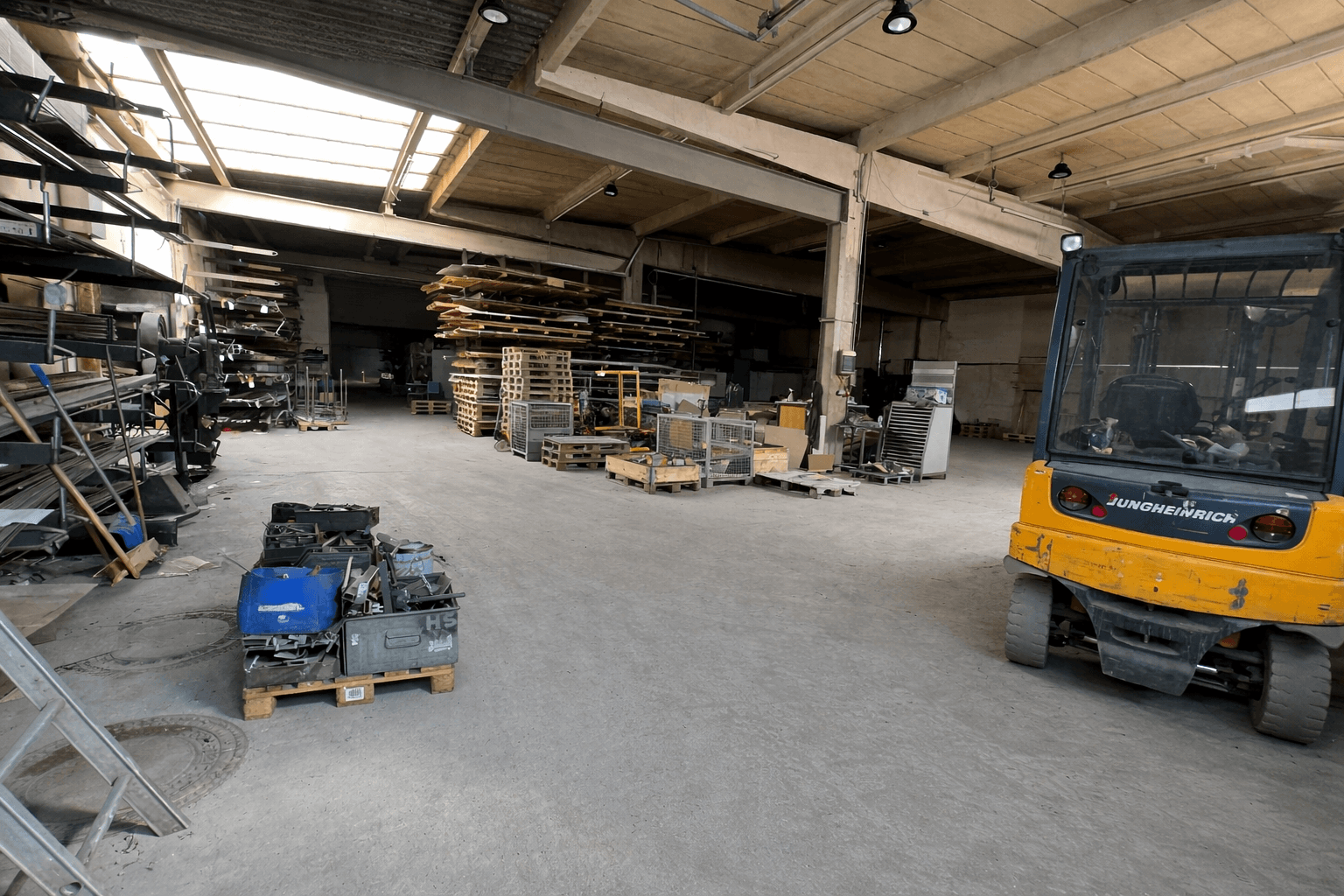 Prodej nebytového prostoru 6.250 m², Schützenstr. 3, Weidhausen b.Coburg, Bavorsko Prodej nebytového prostoru 6.250 m², Schützenstr. 3, Weidhausen b.Coburg, Bavorsko