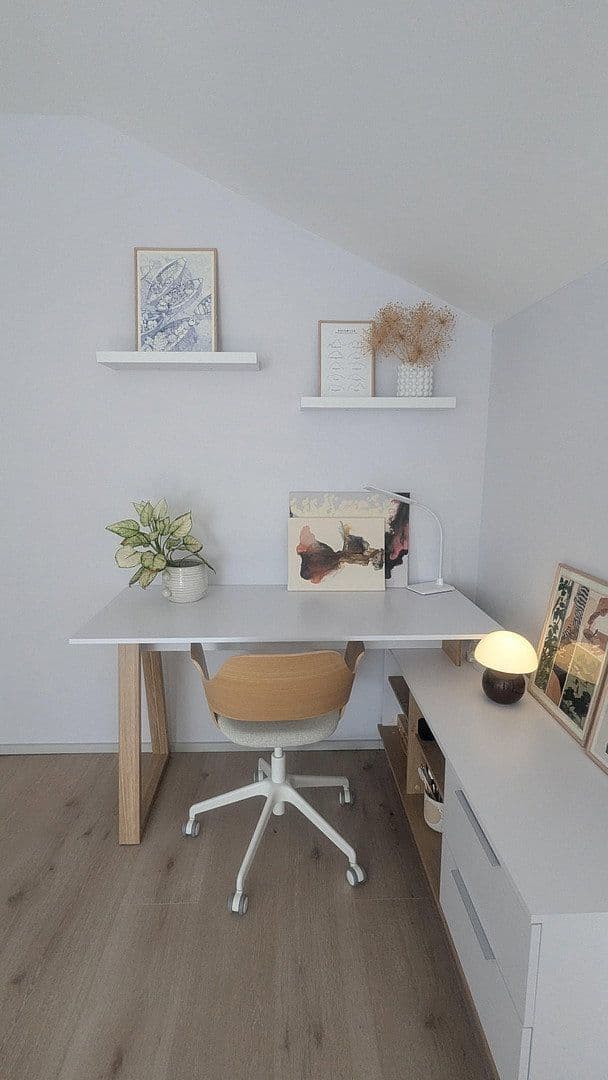 Prodej domu 180 m², pozemek 443 m², Rottenburg am Neckar, Bádensko-Württembersko Prodej domu 180 m², pozemek 443 m², Rottenburg am Neckar, Bádensko-Württembersko