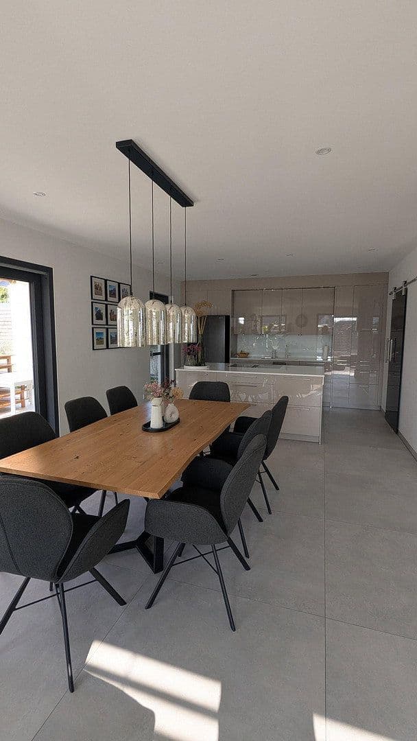 Prodej domu 180 m², pozemek 443 m², Rottenburg am Neckar, Bádensko-Württembersko Prodej domu 180 m², pozemek 443 m², Rottenburg am Neckar, Bádensko-Württembersko