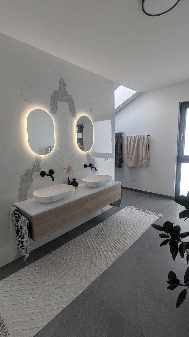 Prodej domu 180 m², pozemek 443 m², Rottenburg am Neckar, Bádensko-Württembersko Prodej domu 180 m², pozemek 443 m², Rottenburg am Neckar, Bádensko-Württembersko