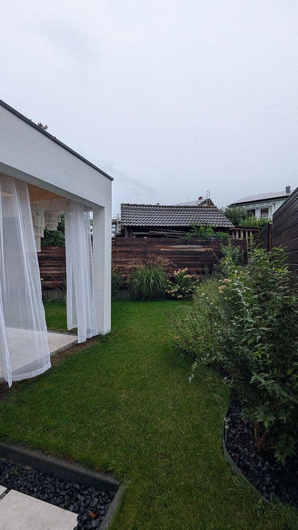 Prodej domu 180 m², pozemek 443 m², Rottenburg am Neckar, Bádensko-Württembersko Prodej domu 180 m², pozemek 443 m², Rottenburg am Neckar, Bádensko-Württembersko