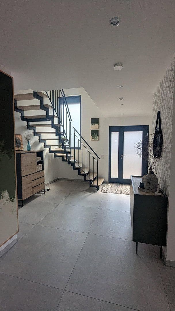 Prodej domu 180 m², pozemek 443 m², Rottenburg am Neckar, Bádensko-Württembersko Prodej domu 180 m², pozemek 443 m², Rottenburg am Neckar, Bádensko-Württembersko