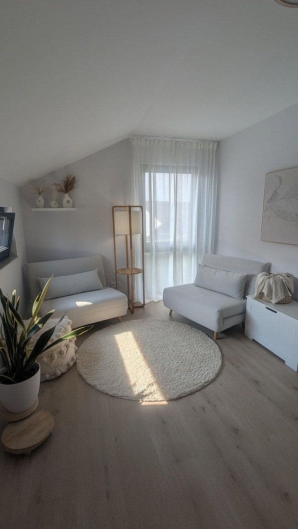 Prodej domu 180 m², pozemek 443 m², Rottenburg am Neckar, Bádensko-Württembersko Prodej domu 180 m², pozemek 443 m², Rottenburg am Neckar, Bádensko-Württembersko