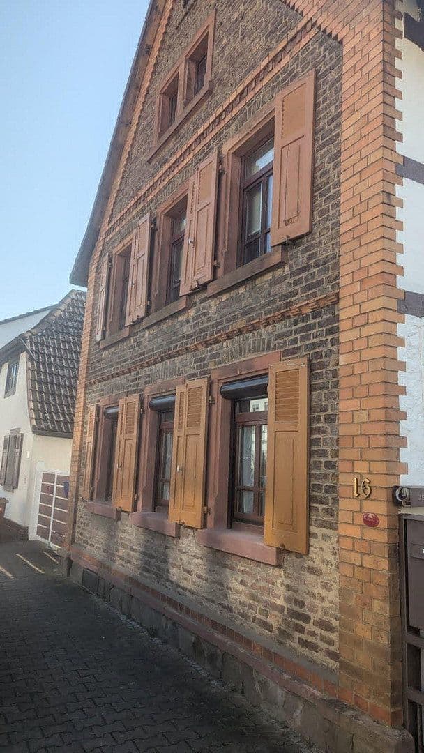 Prodej domu 110 m², pozemek 1.029 m², Hauptstr. 16, Heusenstamm, Hessen Prodej domu 110 m², pozemek 1.029 m², Hauptstr. 16, Heusenstamm, Hessen