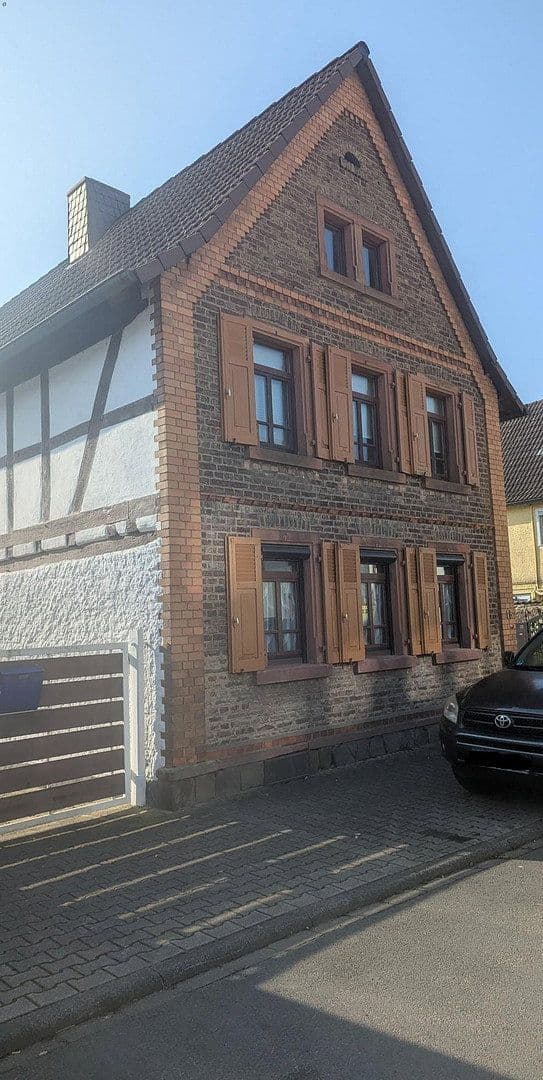 Prodej domu 110 m², pozemek 1.029 m², Hauptstr. 16, Heusenstamm, Hessen Prodej domu 110 m², pozemek 1.029 m², Hauptstr. 16, Heusenstamm, Hessen