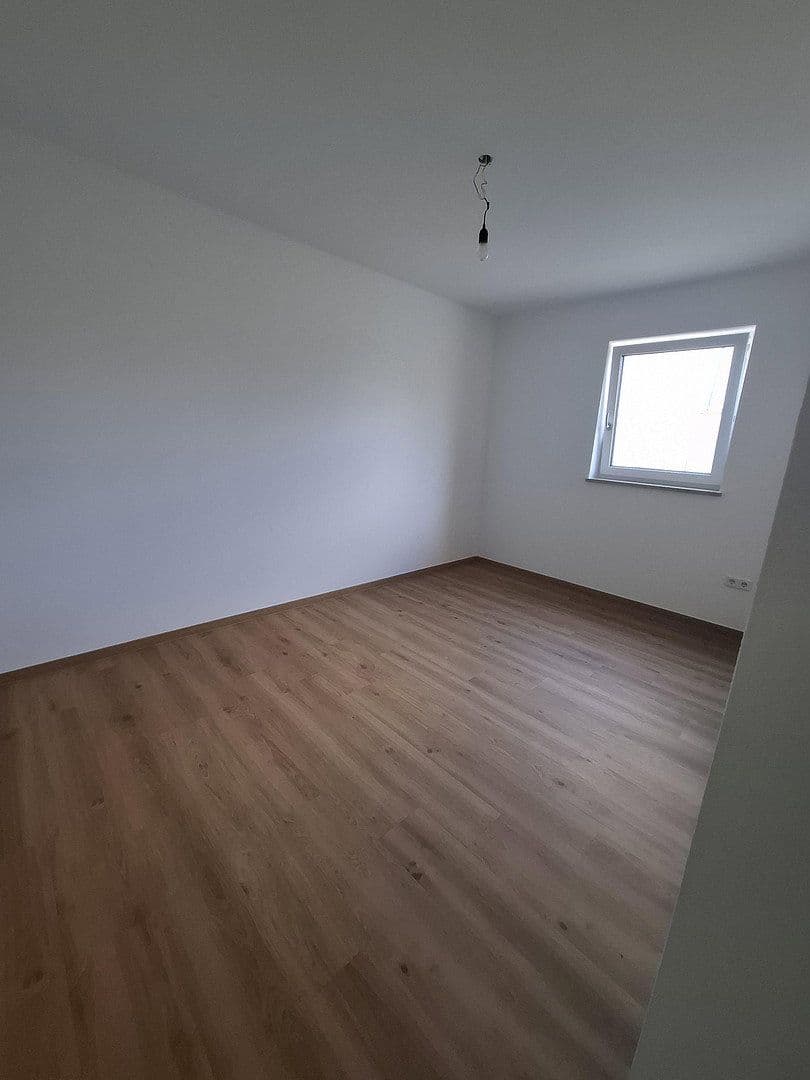 Pronájem bytu 2+1 44 m², Pfaffenhofen, Bavorsko Pronájem bytu 2+1 44 m², Pfaffenhofen, Bavorsko