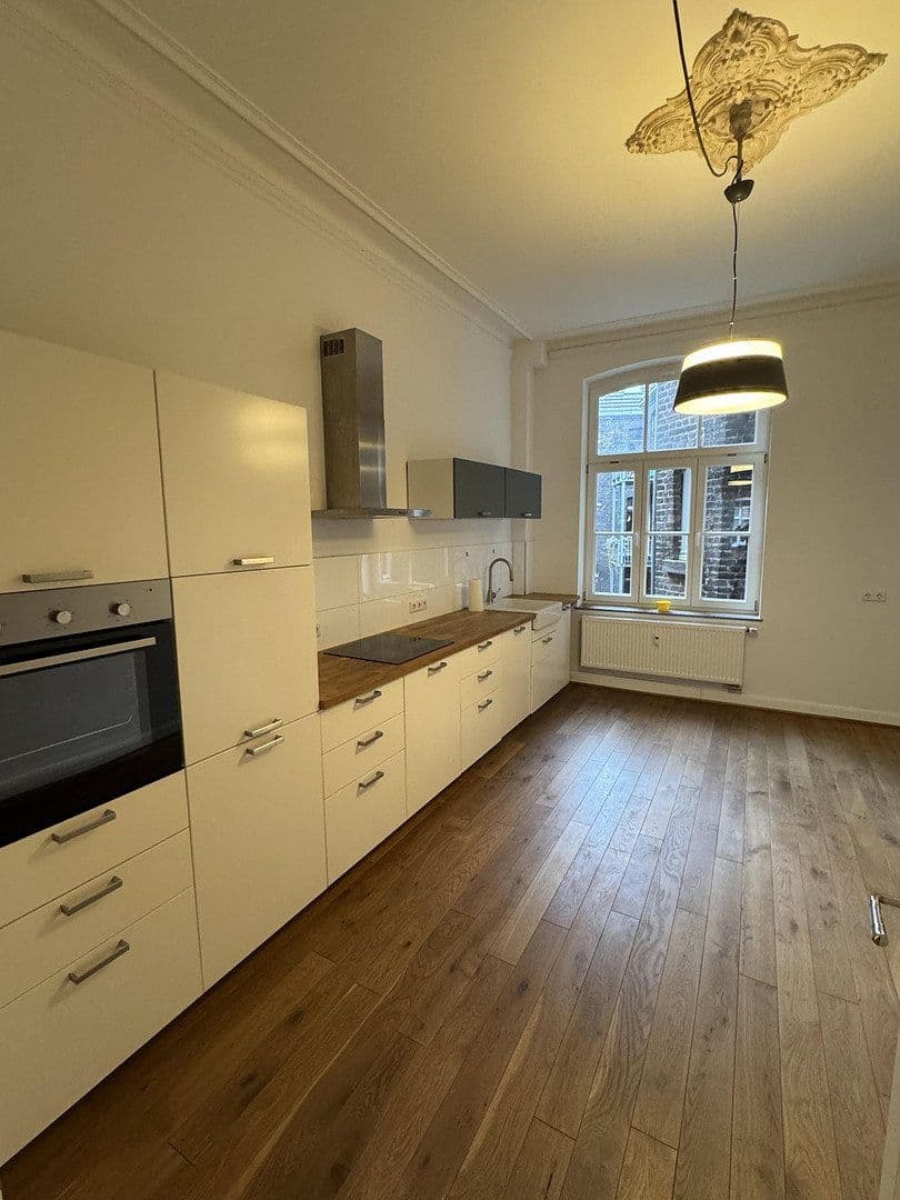 Pronájem bytu 4+1 112 m², Trimbornstrasse 11, Köln, Severní Porýní-Vestfálsko Pronájem bytu 4+1 112 m², Trimbornstrasse 11, Köln, Severní Porýní-Vestfálsko