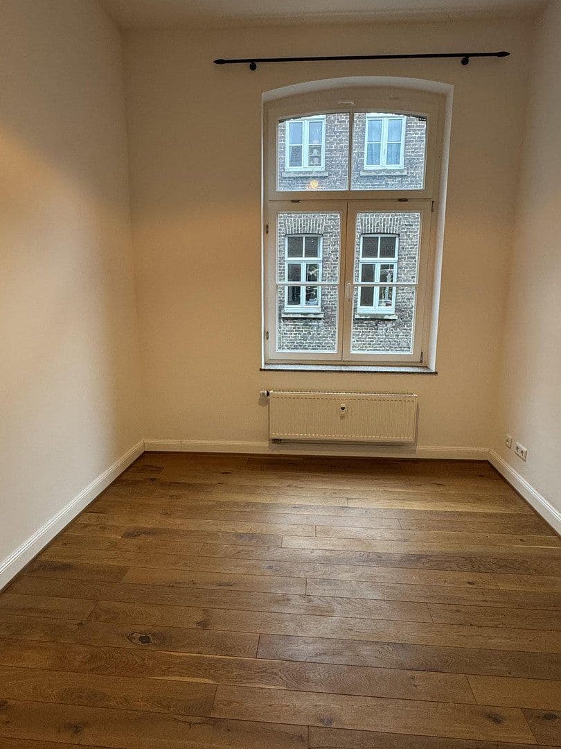 Pronájem bytu 4+1 112 m², Trimbornstrasse 11, Köln, Severní Porýní-Vestfálsko Pronájem bytu 4+1 112 m², Trimbornstrasse 11, Köln, Severní Porýní-Vestfálsko
