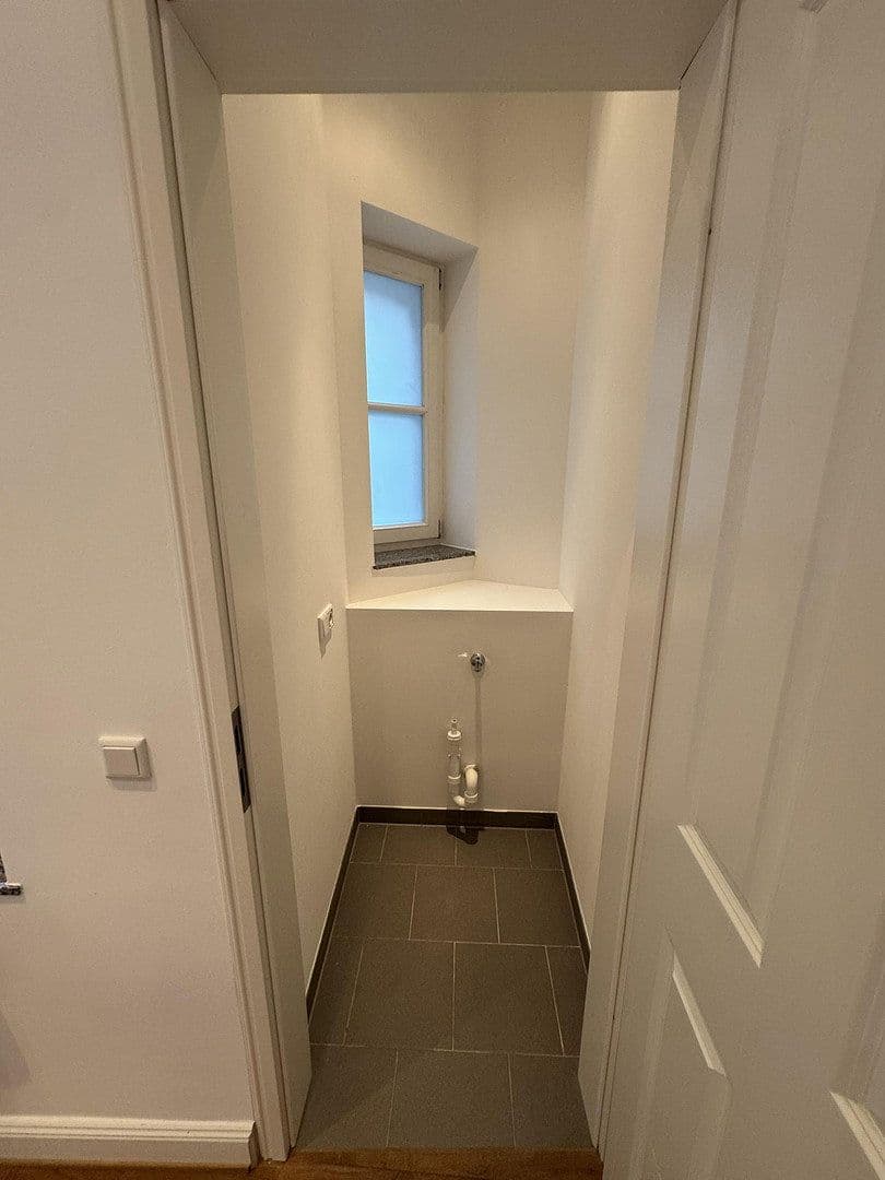 Pronájem bytu 4+1 112 m², Trimbornstrasse 11, Köln, Severní Porýní-Vestfálsko Pronájem bytu 4+1 112 m², Trimbornstrasse 11, Köln, Severní Porýní-Vestfálsko