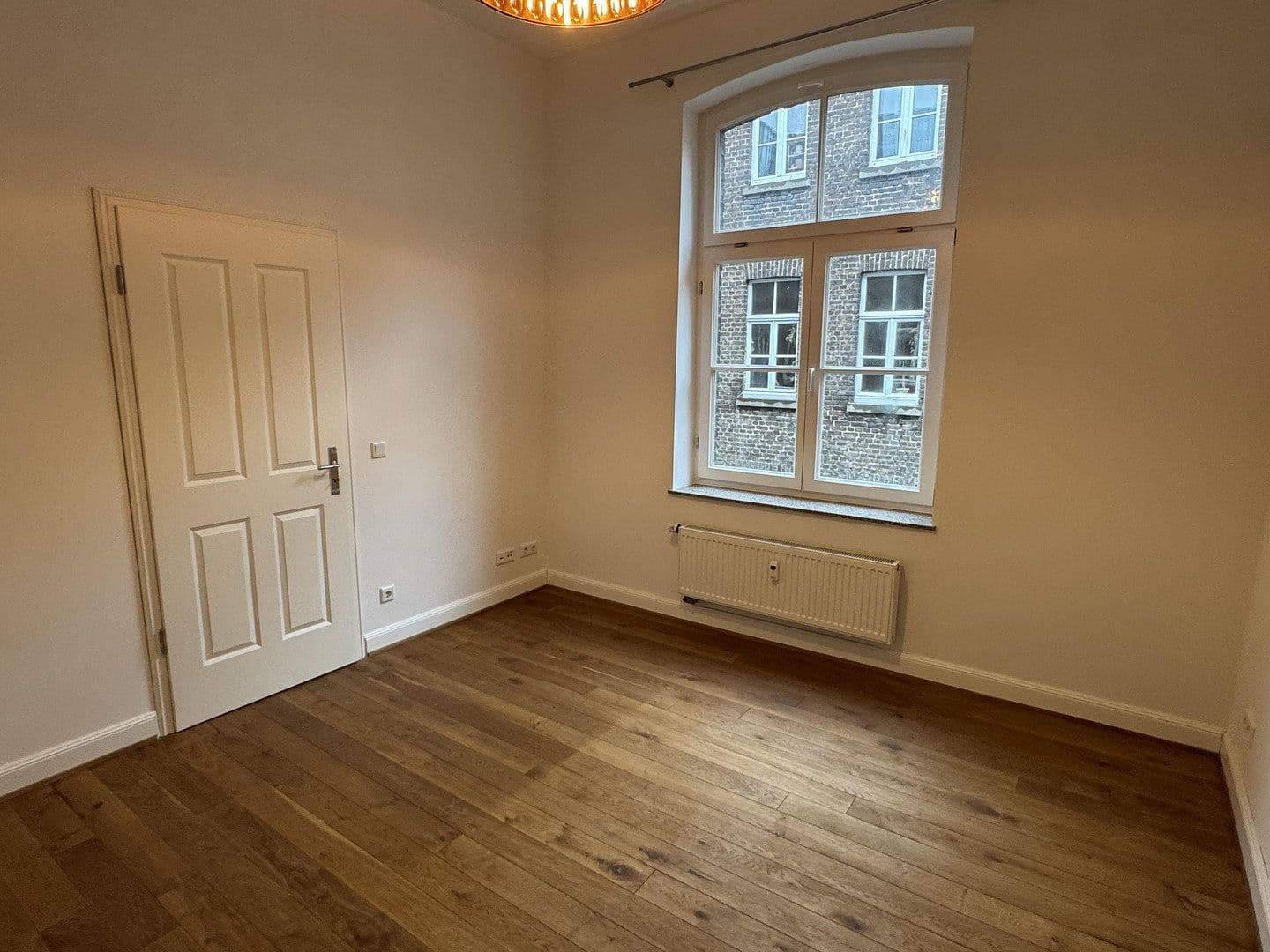 Pronájem bytu 4+1 112 m², Trimbornstrasse 11, Köln, Severní Porýní-Vestfálsko Pronájem bytu 4+1 112 m², Trimbornstrasse 11, Köln, Severní Porýní-Vestfálsko