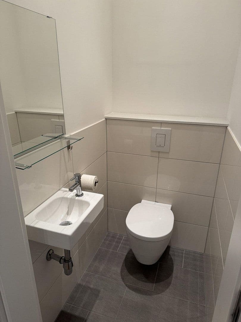 Pronájem bytu 4+1 112 m², Trimbornstrasse 11, Köln, Severní Porýní-Vestfálsko Pronájem bytu 4+1 112 m², Trimbornstrasse 11, Köln, Severní Porýní-Vestfálsko