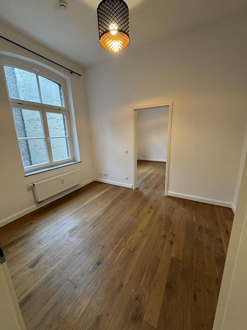 Pronájem bytu 4+1 112 m², Trimbornstrasse 11, Köln, Severní Porýní-Vestfálsko Pronájem bytu 4+1 112 m², Trimbornstrasse 11, Köln, Severní Porýní-Vestfálsko