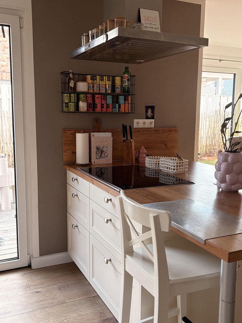 Prodej domu 210 m², pozemek 744 m², Radbruch, Dolní Sasko Prodej domu 210 m², pozemek 744 m², Radbruch, Dolní Sasko