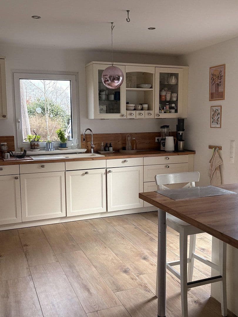 Prodej domu 210 m², pozemek 744 m², Radbruch, Dolní Sasko Prodej domu 210 m², pozemek 744 m², Radbruch, Dolní Sasko