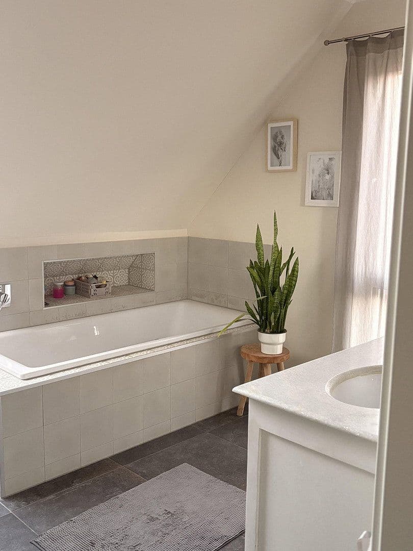 Prodej domu 210 m², pozemek 744 m², Radbruch, Dolní Sasko Prodej domu 210 m², pozemek 744 m², Radbruch, Dolní Sasko