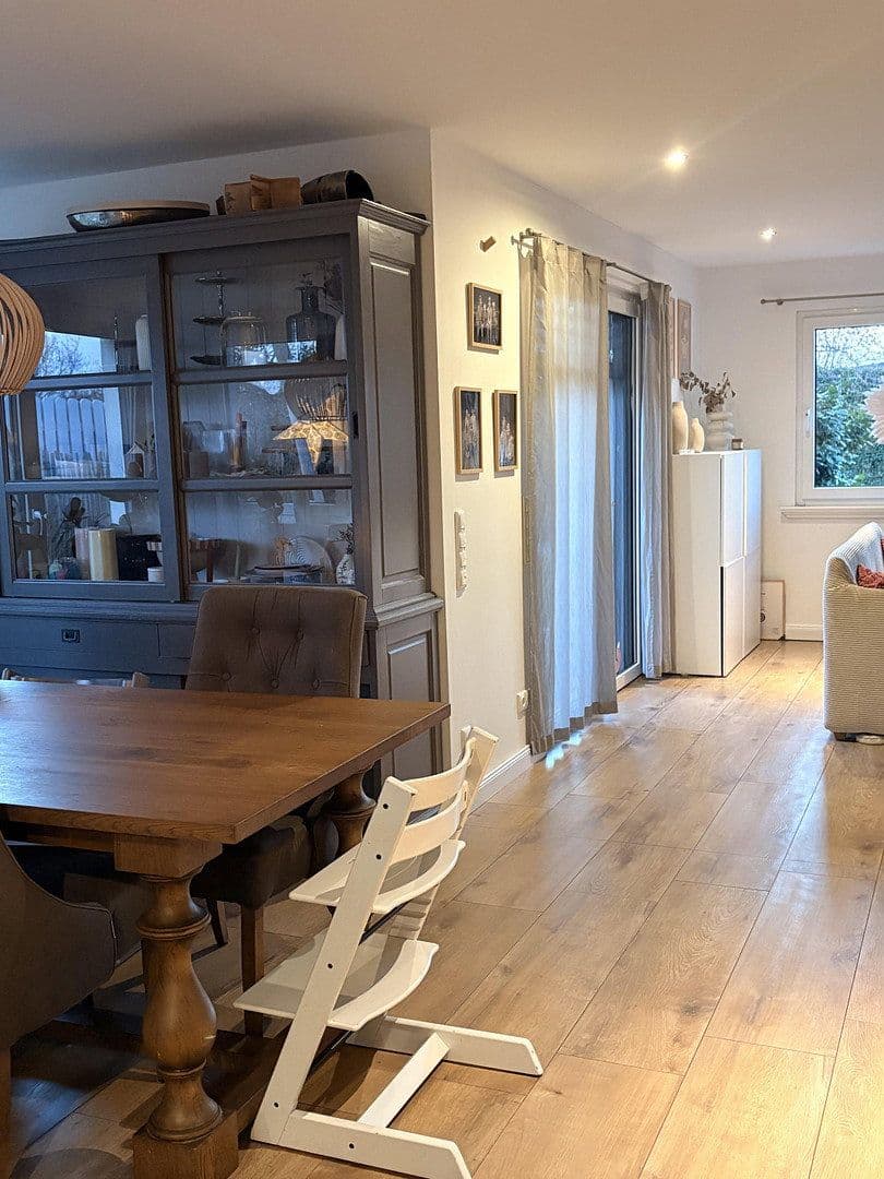 Prodej domu 210 m², pozemek 744 m², Radbruch, Dolní Sasko Prodej domu 210 m², pozemek 744 m², Radbruch, Dolní Sasko