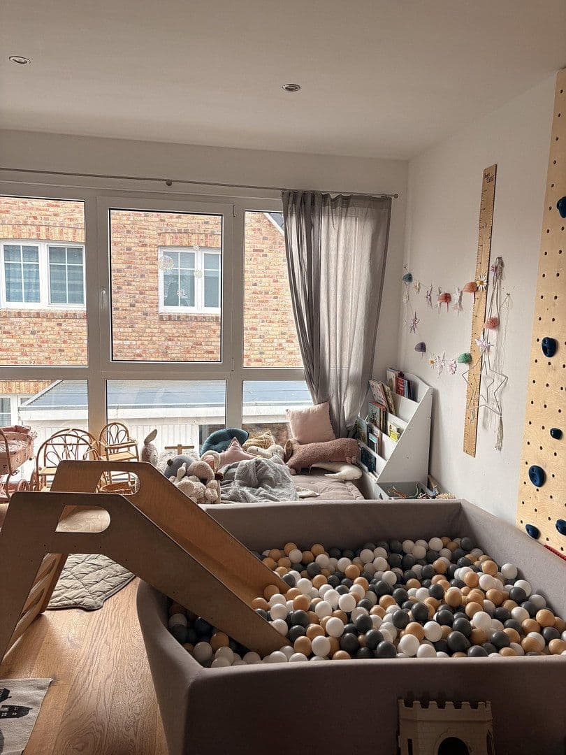 Prodej domu 210 m², pozemek 744 m², Radbruch, Dolní Sasko Prodej domu 210 m², pozemek 744 m², Radbruch, Dolní Sasko