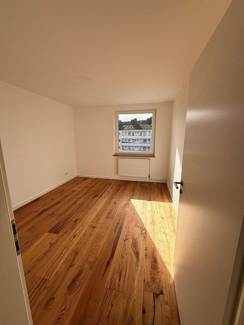 Prodej bytu 3+1 77 m², Kiel, Šlesvicko-Holštýnsko Prodej bytu 3+1 77 m², Kiel, Šlesvicko-Holštýnsko