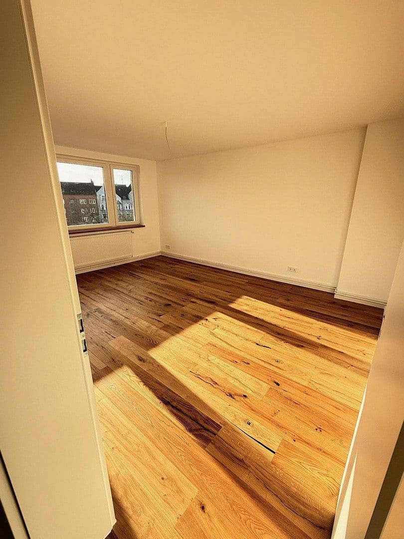 Prodej bytu 3+1 77 m², Kiel, Šlesvicko-Holštýnsko Prodej bytu 3+1 77 m², Kiel, Šlesvicko-Holštýnsko