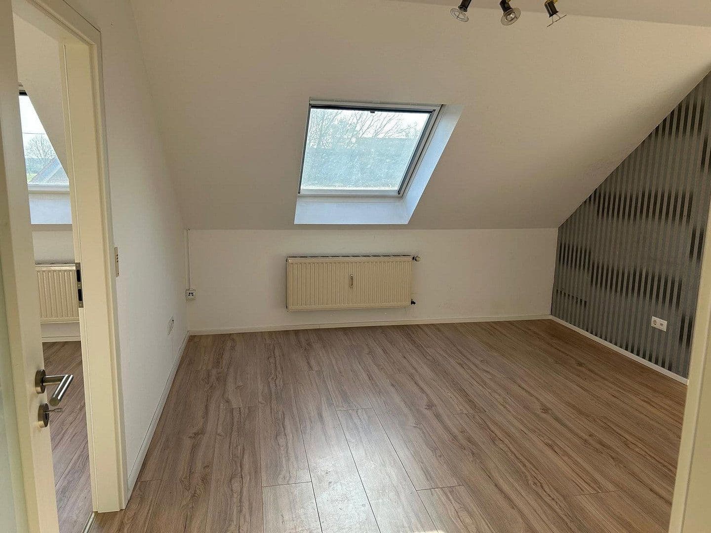 Pronájem bytu 2+1 58 m², Nelkenstraße 10, Bornheim, Severní Porýní-Vestfálsko Pronájem bytu 2+1 58 m², Nelkenstraße 10, Bornheim, Severní Porýní-Vestfálsko