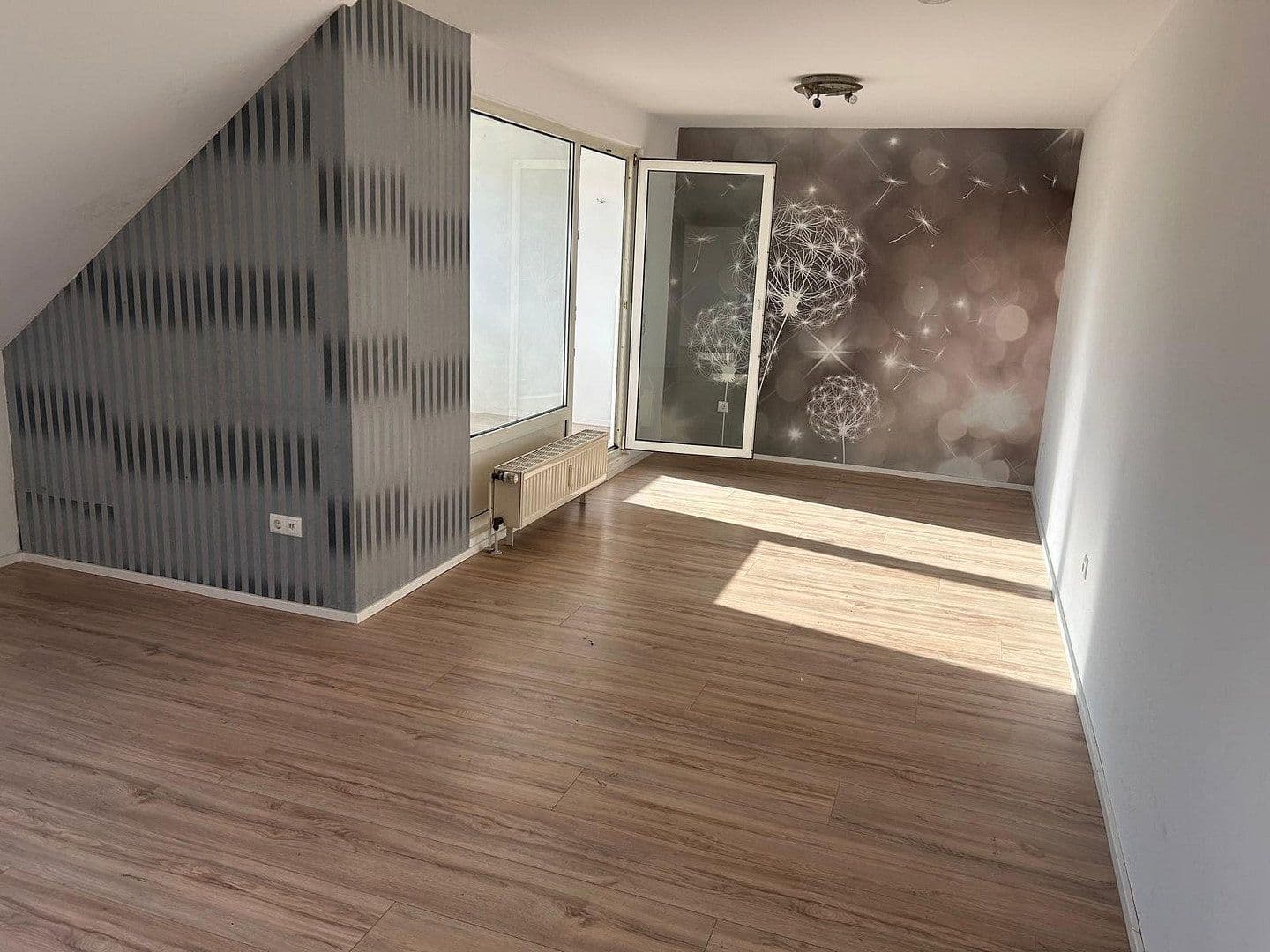 Pronájem bytu 2+1 58 m², Nelkenstraße 10, Bornheim, Severní Porýní-Vestfálsko Pronájem bytu 2+1 58 m², Nelkenstraße 10, Bornheim, Severní Porýní-Vestfálsko