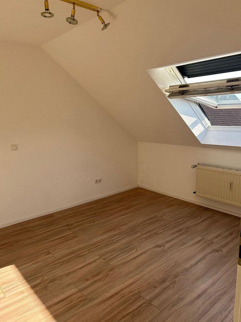 Pronájem bytu 2+1 58 m², Nelkenstraße 10, Bornheim, Severní Porýní-Vestfálsko Pronájem bytu 2+1 58 m², Nelkenstraße 10, Bornheim, Severní Porýní-Vestfálsko