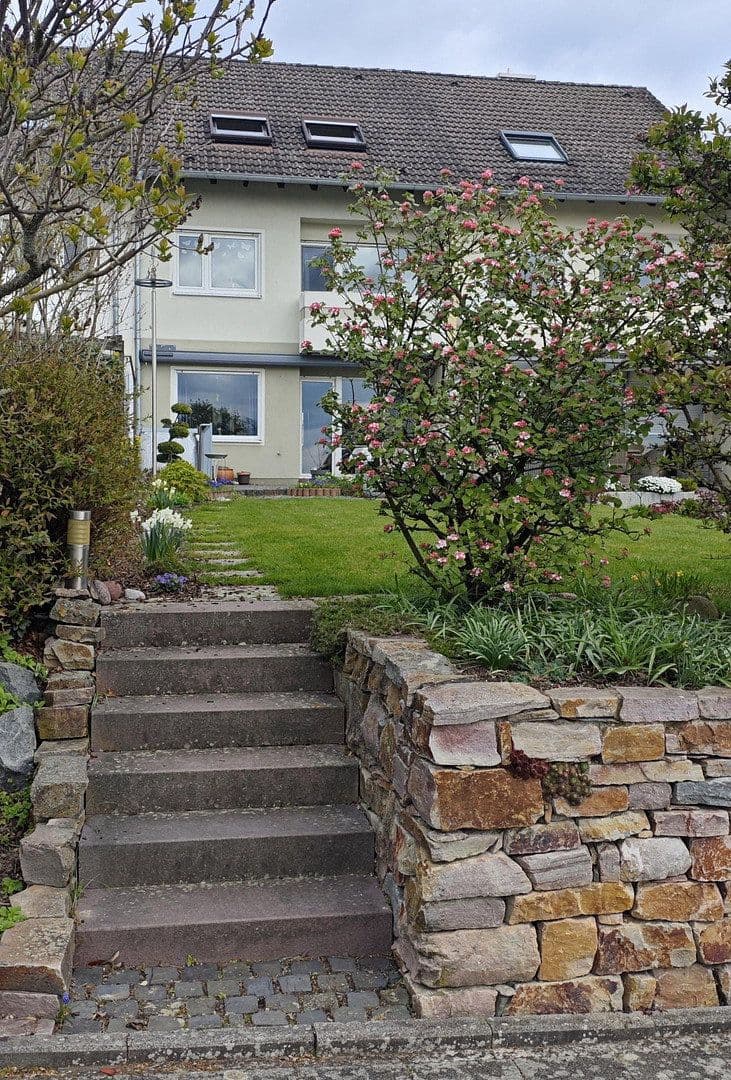 Prodej domu 137 m², pozemek 213 m², Flörsheim, Hessen Prodej domu 137 m², pozemek 213 m², Flörsheim, Hessen