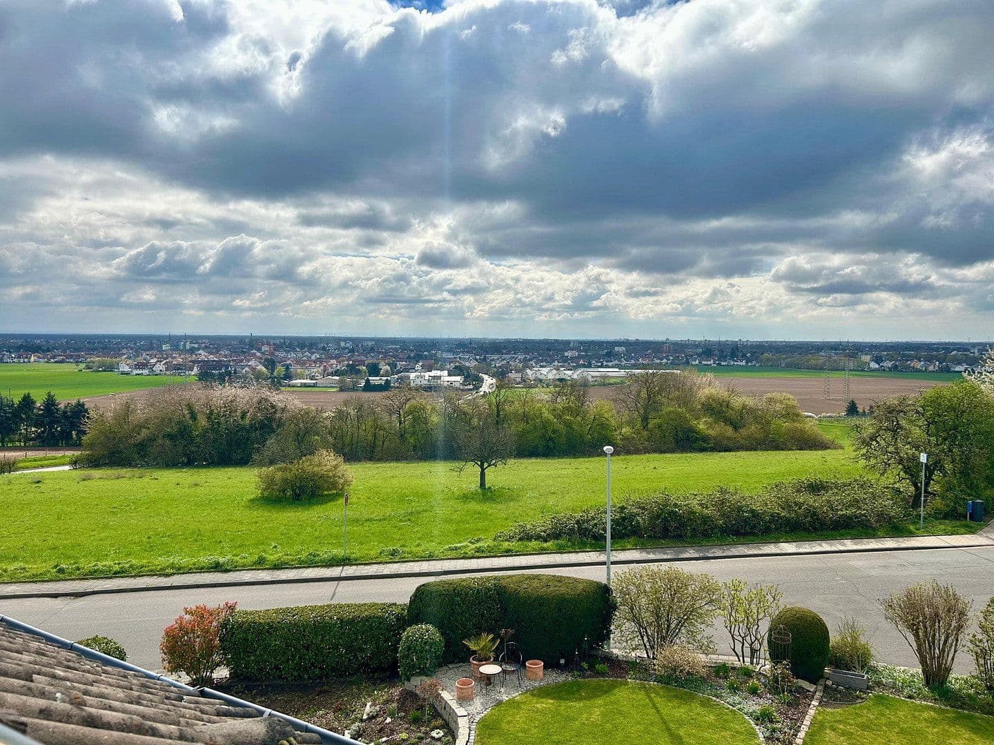 Prodej domu 137 m², pozemek 213 m², Flörsheim, Hessen Prodej domu 137 m², pozemek 213 m², Flörsheim, Hessen