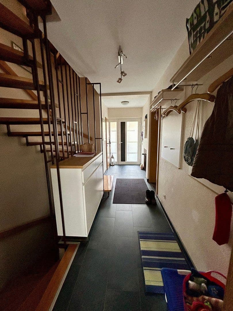 Prodej domu 137 m², pozemek 213 m², Flörsheim, Hessen Prodej domu 137 m², pozemek 213 m², Flörsheim, Hessen