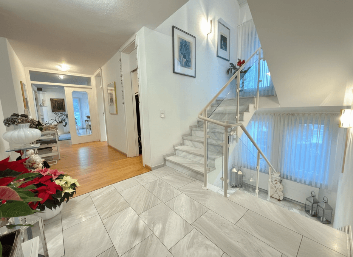 Prodej domu 330 m², pozemek 624 m², Weil der Stadt, Bádensko-Württembersko Prodej domu 330 m², pozemek 624 m², Weil der Stadt, Bádensko-Württembersko