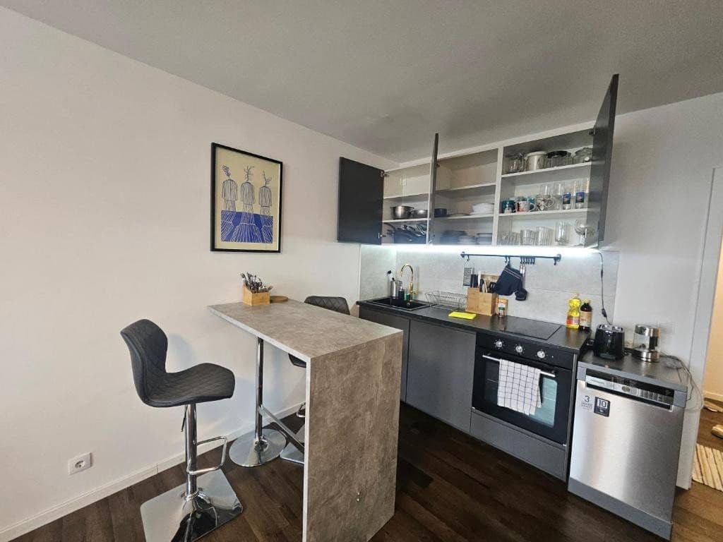 Prodej bytu 1+1 32 m², Graeffstr. 1, Köln, Severní Porýní-Vestfálsko Prodej bytu 1+1 32 m², Graeffstr. 1, Köln, Severní Porýní-Vestfálsko