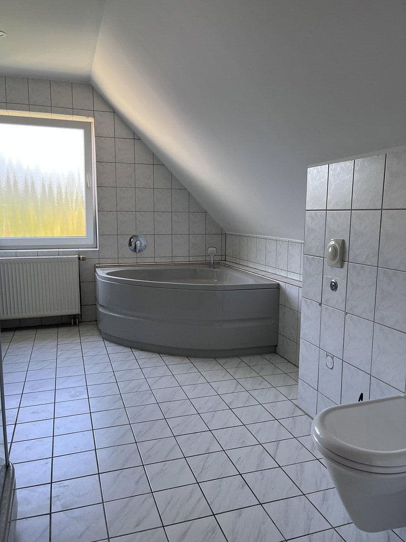 Pronájem bytu 2+1 74 m², Findelstr. 15a, Porta Westfalica, Severní Porýní-Vestfálsko Pronájem bytu 2+1 74 m², Findelstr. 15a, Porta Westfalica, Severní Porýní-Vestfálsko