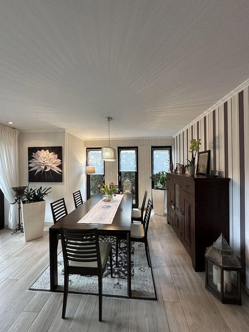 Prodej domu 220 m², pozemek 563 m², Starohrad, Durynsko Prodej domu 220 m², pozemek 563 m², Starohrad, Durynsko