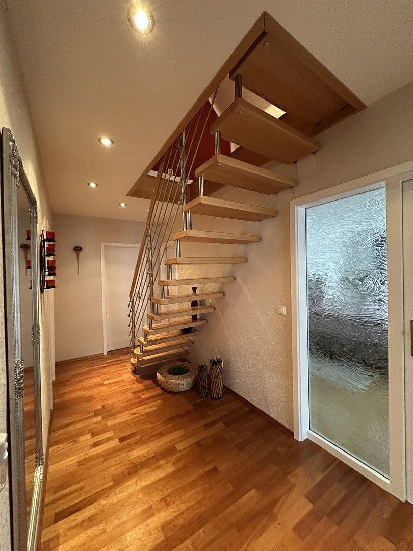 Prodej domu 220 m², pozemek 563 m², Starohrad, Durynsko Prodej domu 220 m², pozemek 563 m², Starohrad, Durynsko