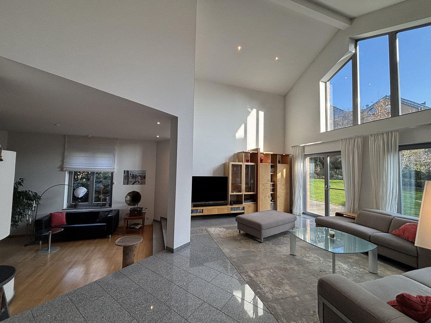 Prodej domu 339 m², pozemek 974 m², Wassenberg, Severní Porýní-Vestfálsko Prodej domu 339 m², pozemek 974 m², Wassenberg, Severní Porýní-Vestfálsko