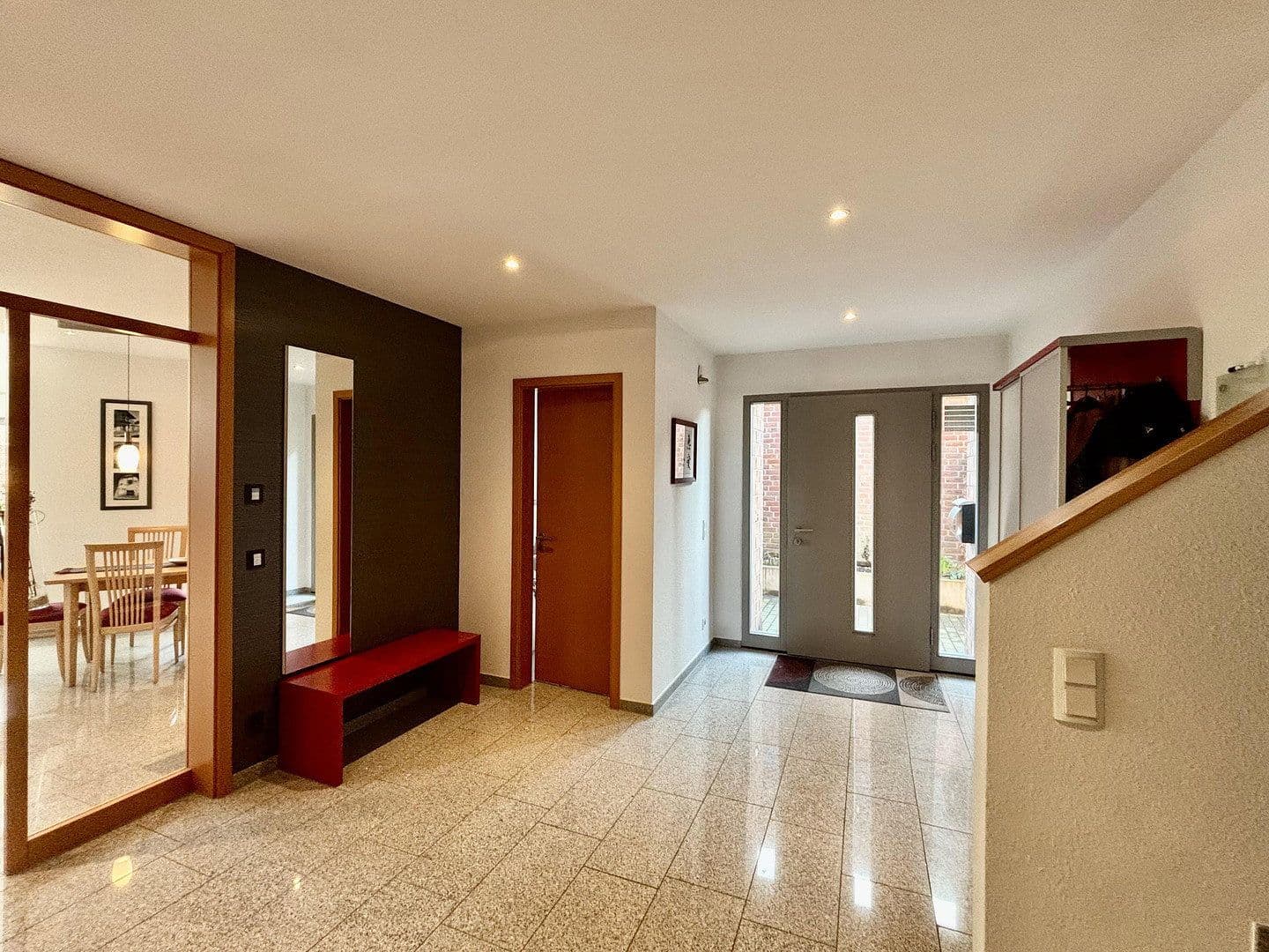 Prodej domu 339 m², pozemek 974 m², Wassenberg, Severní Porýní-Vestfálsko Prodej domu 339 m², pozemek 974 m², Wassenberg, Severní Porýní-Vestfálsko