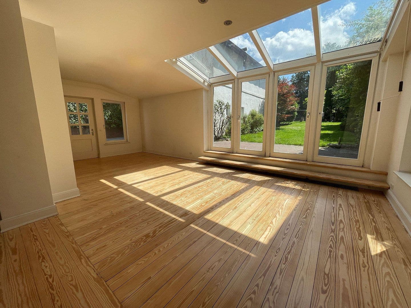 Prodej domu 427 m², pozemek 1.509 m², Hamburg, Hamburg Prodej domu 427 m², pozemek 1.509 m², Hamburg, Hamburg