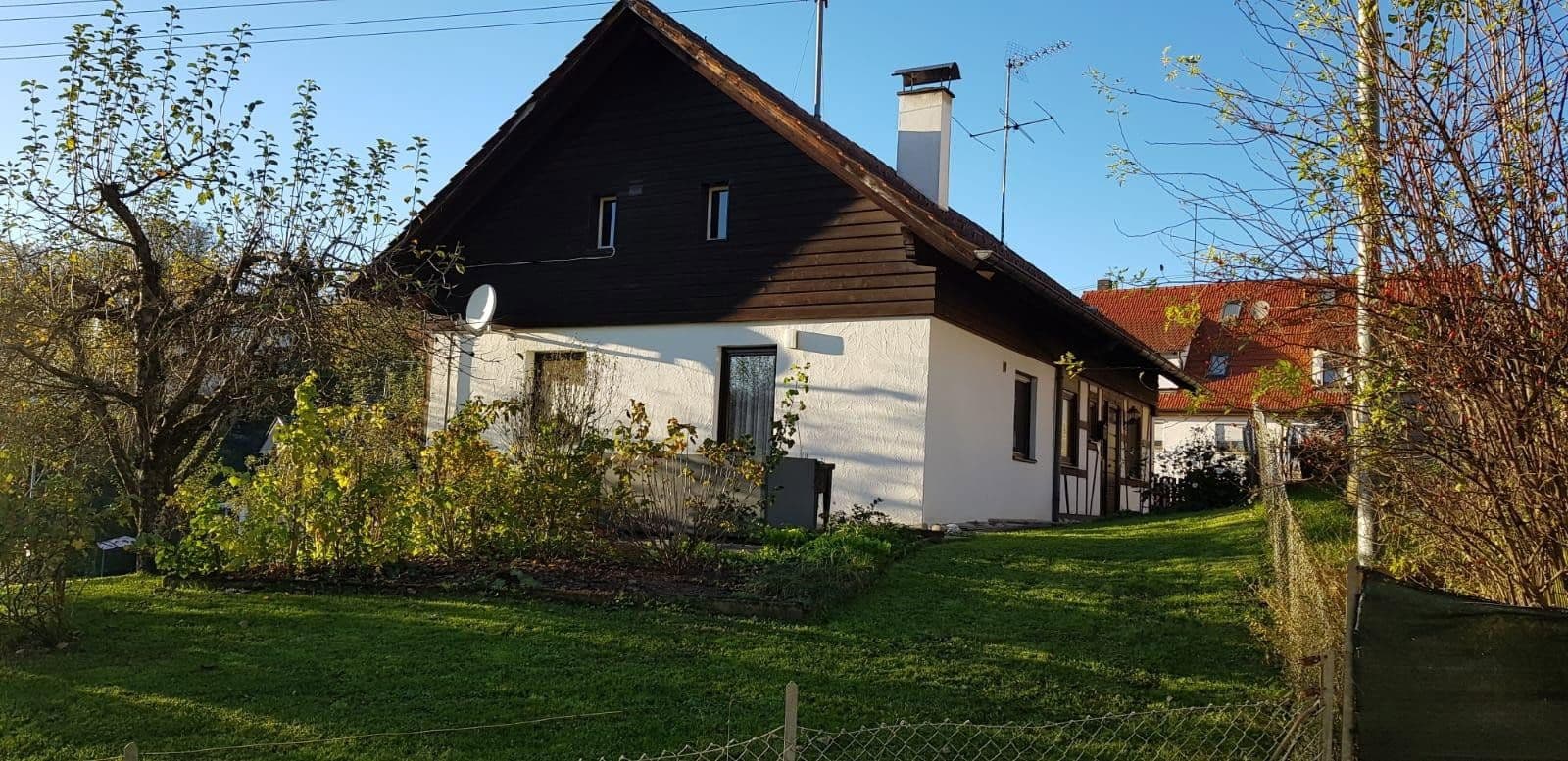 Prodej domu 96 m², pozemek 1.089 m², Zillhauserlandstraße 9, Balingen, Bádensko-Württembersko Prodej domu 96 m², pozemek 1.089 m², Zillhauserlandstraße 9, Balingen, Bádensko-Württembersko