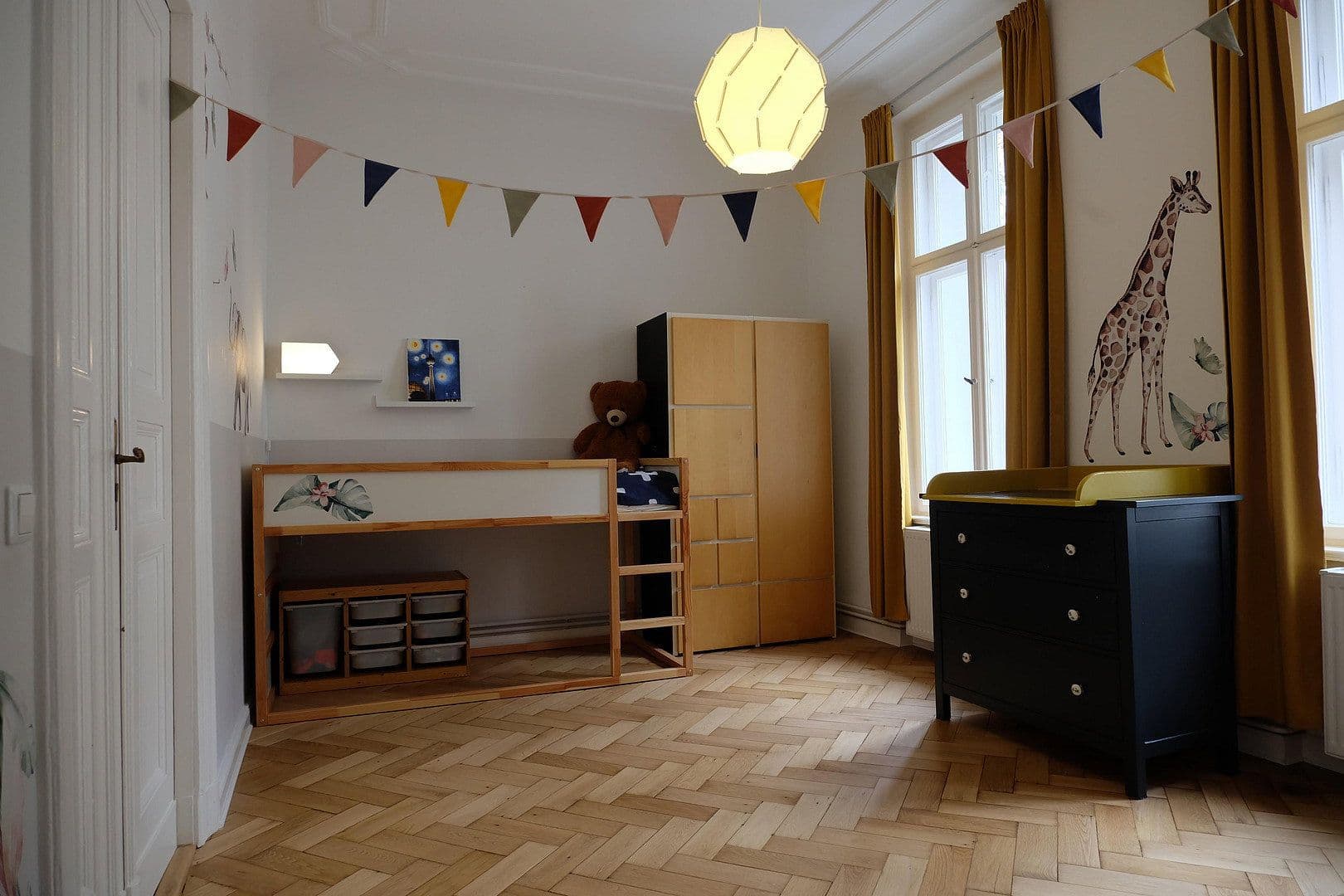 Prodej bytu 4+1 130 m², Berlin, Berlín Prodej bytu 4+1 130 m², Berlin, Berlín