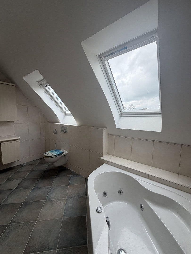 Prodej domu 145 m², pozemek 329 m², Rüsselsheim am Main, Hessen Prodej domu 145 m², pozemek 329 m², Rüsselsheim am Main, Hessen