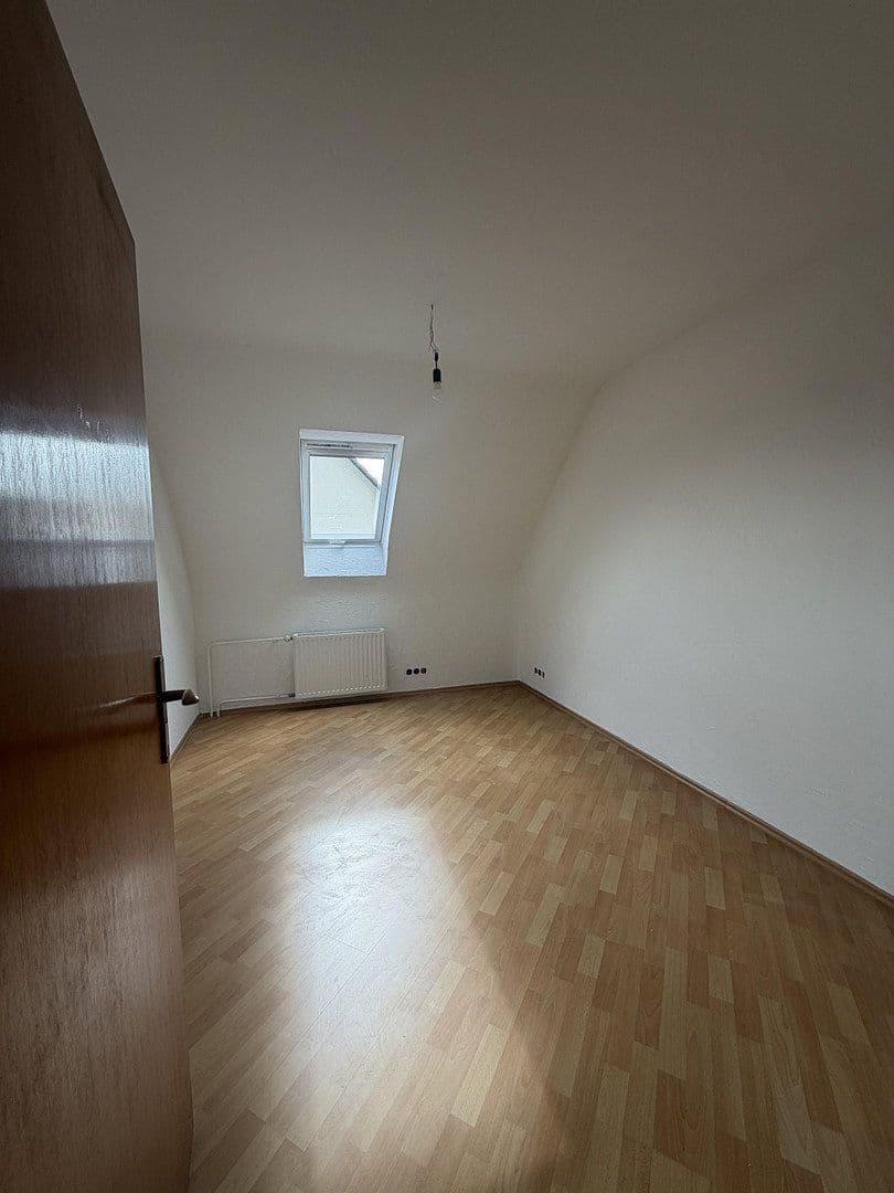 Prodej domu 145 m², pozemek 329 m², Rüsselsheim am Main, Hessen Prodej domu 145 m², pozemek 329 m², Rüsselsheim am Main, Hessen
