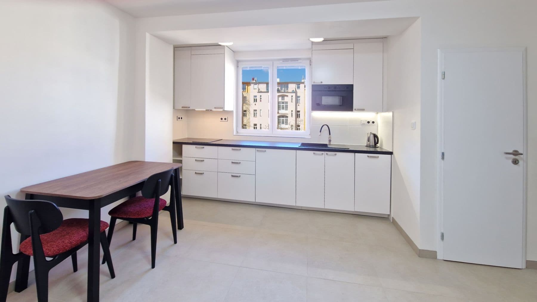 Pronájem bytu 1+kk 27 m², Slovenská, Praha, Praha Pronájem bytu 1+kk 27 m², Slovenská, Praha, Praha