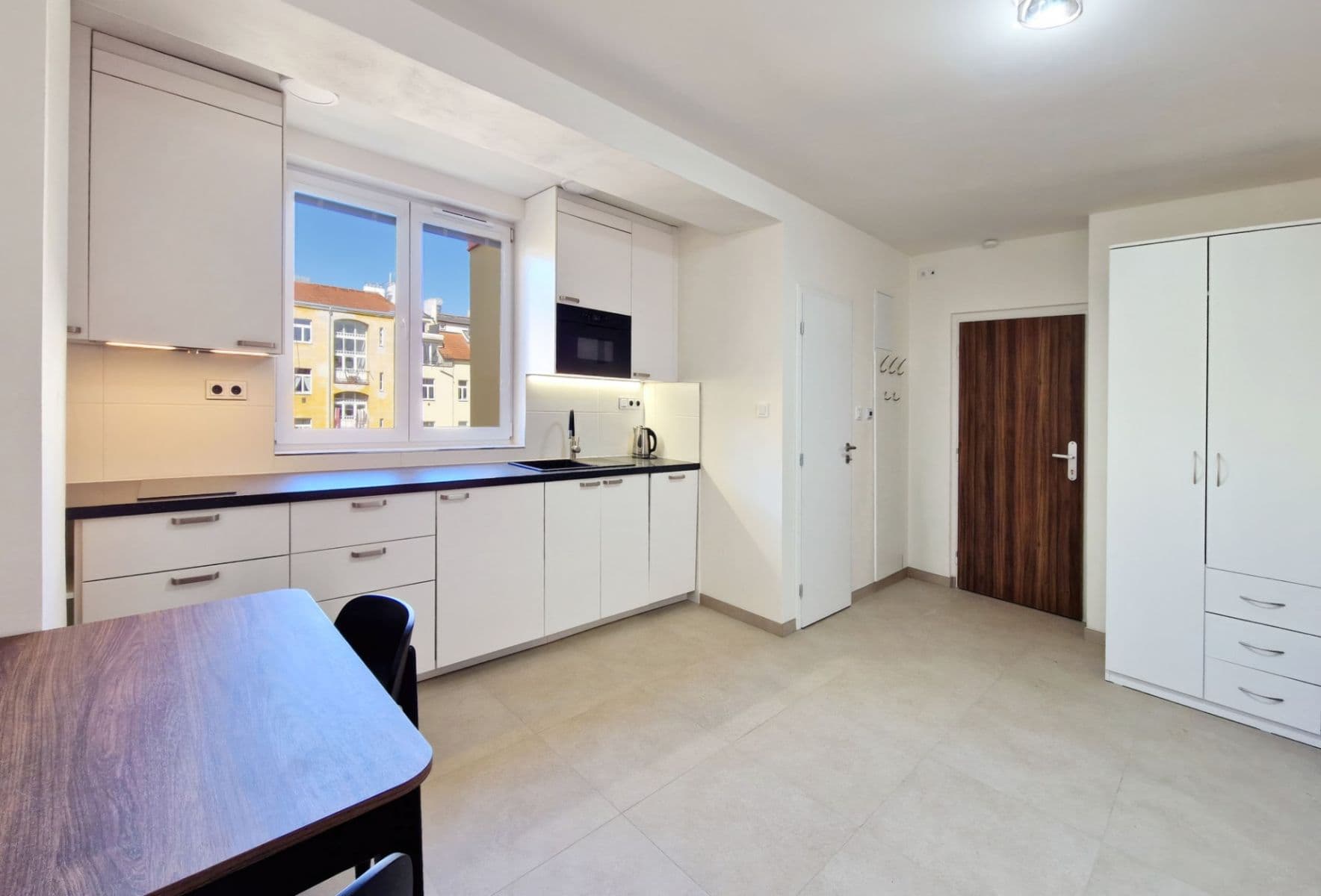 Pronájem bytu 1+kk 27 m², Slovenská, Praha, Praha Pronájem bytu 1+kk 27 m², Slovenská, Praha, Praha