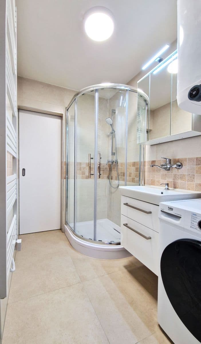 Pronájem bytu 1+kk 27 m², Slovenská, Praha, Praha Pronájem bytu 1+kk 27 m², Slovenská, Praha, Praha