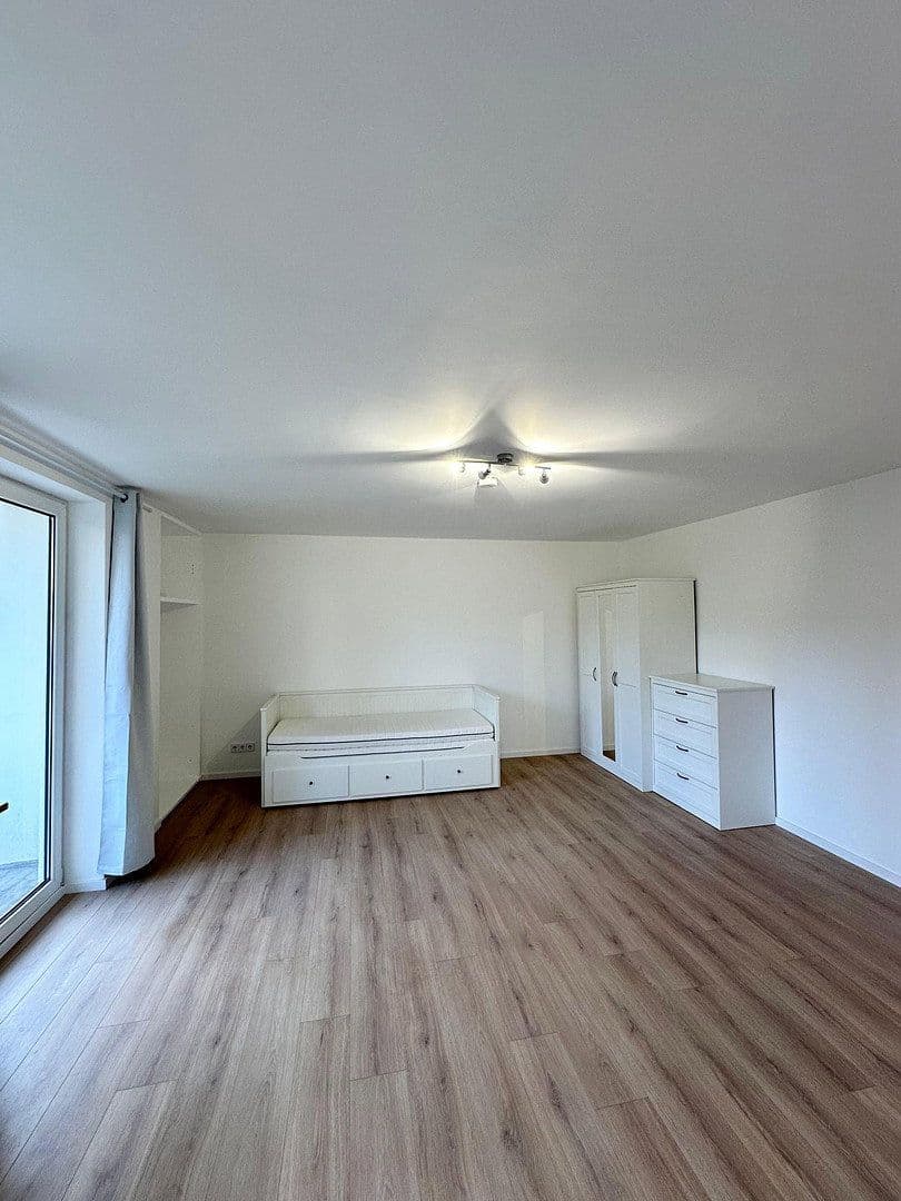 Pronájem bytu 1+1 80 m², Hörwarthstr, München, Bavorsko Pronájem bytu 1+1 80 m², Hörwarthstr, München, Bavorsko