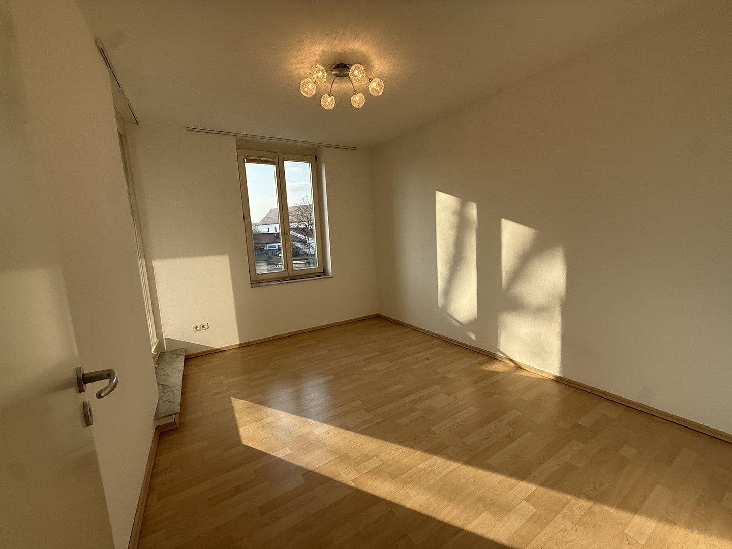 Prodej bytu 3+1 104 m², August-Hörmann-Platz 3, Gauting, Bavorsko Prodej bytu 3+1 104 m², August-Hörmann-Platz 3, Gauting, Bavorsko